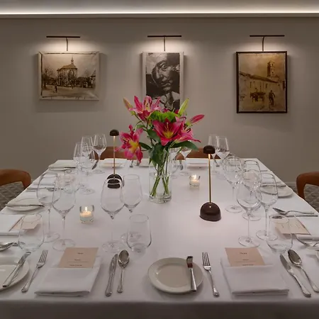 Bookquet Hotel