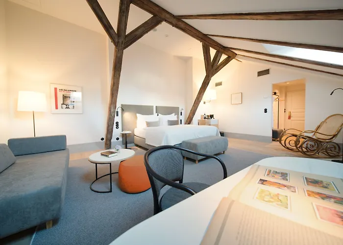 Bookquet Hotel