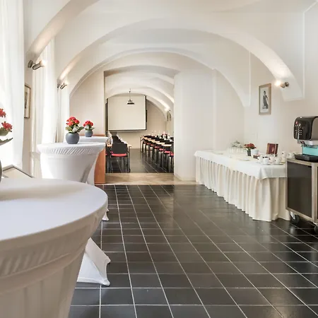 Bookquet Hotel