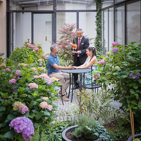 Bookquet Hotel 5*